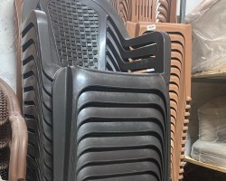 كرسي بلاستيك مع يد صناعة محلية